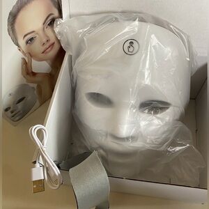 NEW LED Facial Mask - White Women’s Skincare Mask (Brand Unspecified)